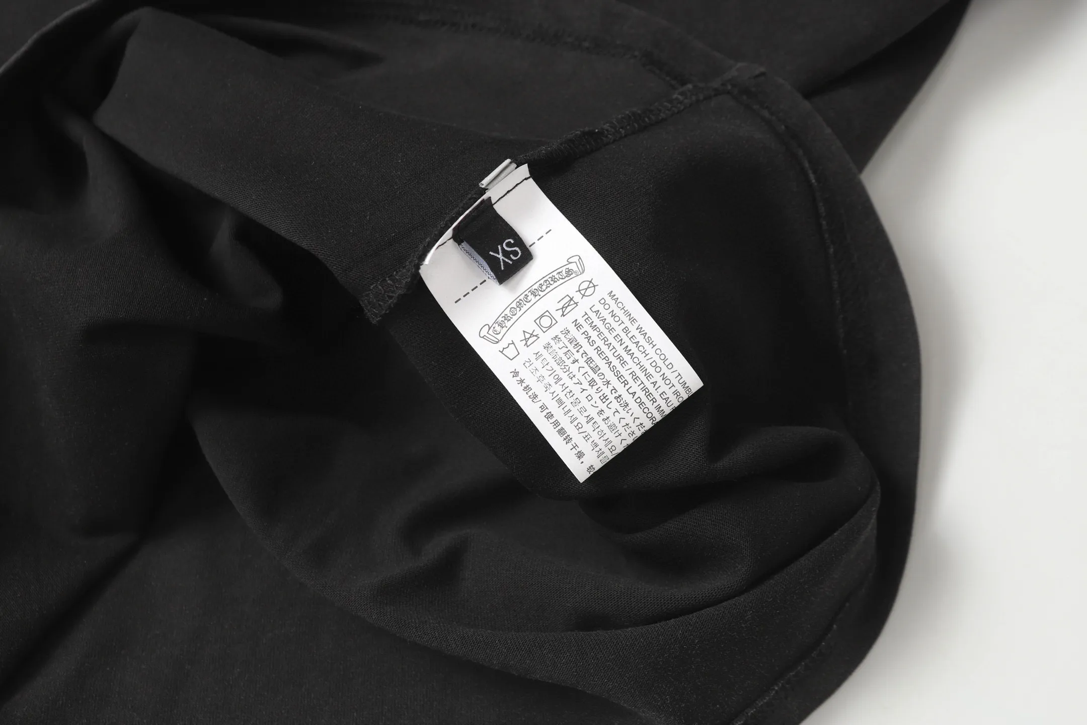 🅿️180 Chrome hearte/Chrome heart ch 25ss early spring new Sanskrit logo washed T-shirt short sleeves. A must-have item for daily commuting for men and women in light luxury. The correct version is welcome to compare. Detailed features ·280g 100% cotton double yarn jersey fabric ·Special thickened 32 pieces of double-strand 1x1 thread in the same vat ·Double-needle cross-stitch technology ·Original main mark washed hangtag COLOUR: Washed black SIZE：xs-l